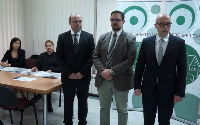 Szerződésaláírás a Pályakezdők vállalkozóvá válásának támogatására – START UP kiírt pályázat kapcsán (képek)