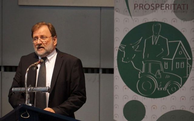 Szerződések aláírása a Prosperitati négy területén, első pályázati kiírás (képek)