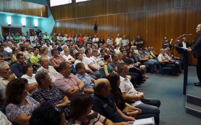 Szerződésaláírás a nyertes pályázókkal (képek)