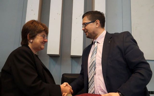 Szerződések aláírása a Prosperitati négy területén, első pályázati kiírás (képek)