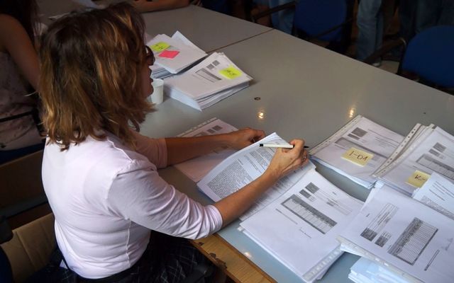 Szerződésaláírás a nyertes pályázókkal (képek)