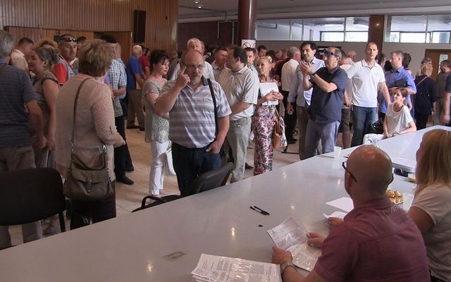 Szerződésaláírás az egyéni vállalkozók, illetve a mikro- és kisvállalkozások eszközbeszerzésére kiírt pályázat nyerteseivel