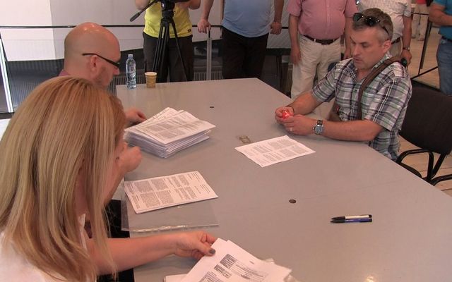 Szerződésaláírás az egyéni vállalkozók, illetve a mikro- és kisvállalkozások eszközbeszerzésére kiírt pályázat nyerteseivel