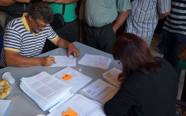Szerződésaláírás a nyertes pályázókkal (képek)