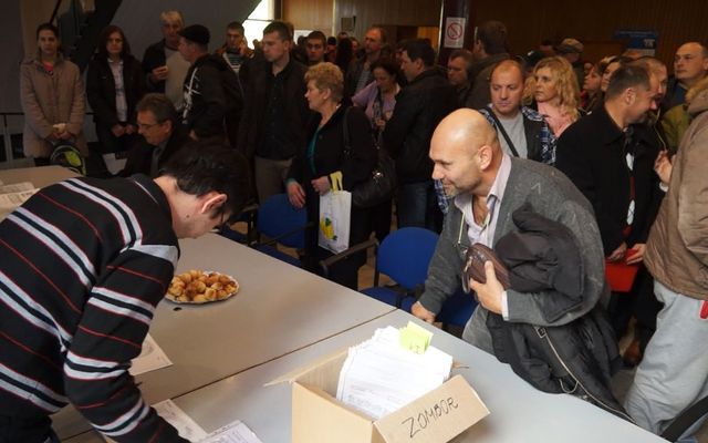 Szerződésaláírás a nyertes pályázókkal (képek)