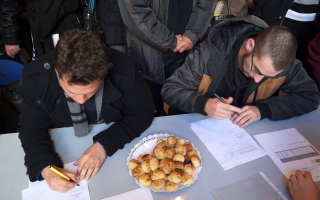 Szerződésaláírás a nyertes pályázókkal (képek)