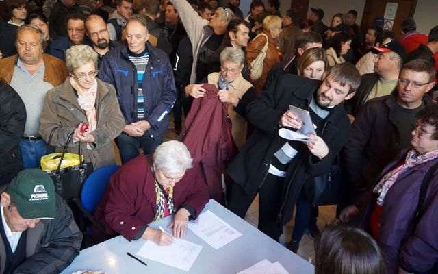 Szerződésaláírás a nyertes pályázókkal (képek)