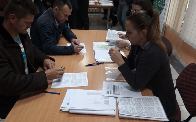 Szerződésaláírás a Pályakezdők vállalkozóvá válásának támogatására – START UP kiírt pályázat kapcsán (képek)