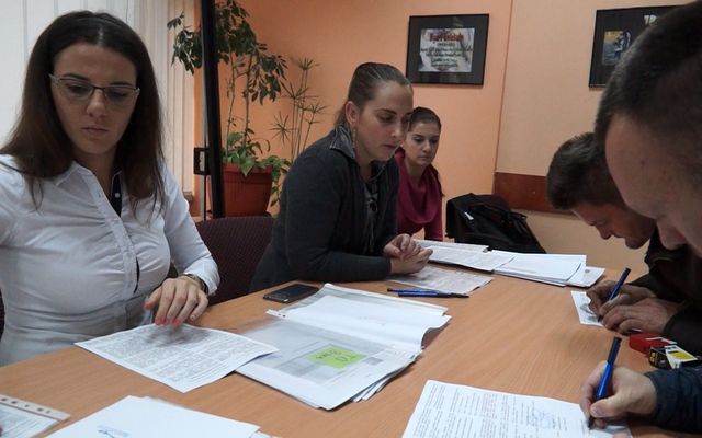 Szerződésaláírás a Pályakezdők vállalkozóvá válásának támogatására – START UP kiírt pályázat kapcsán (képek)