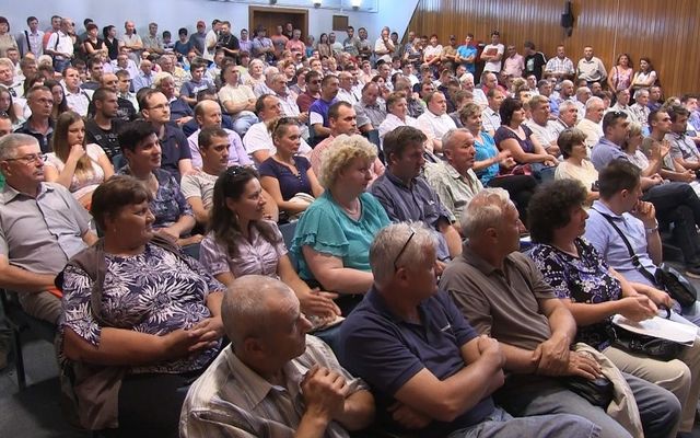 Szerződésaláírás a nyertes pályázókkal (képek)