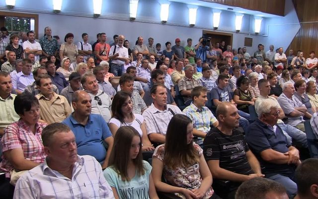 Szerződésaláírás a nyertes pályázókkal (képek)