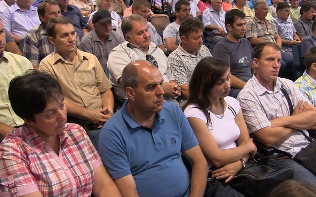 Szerződésaláírás a nyertes pályázókkal (képek)