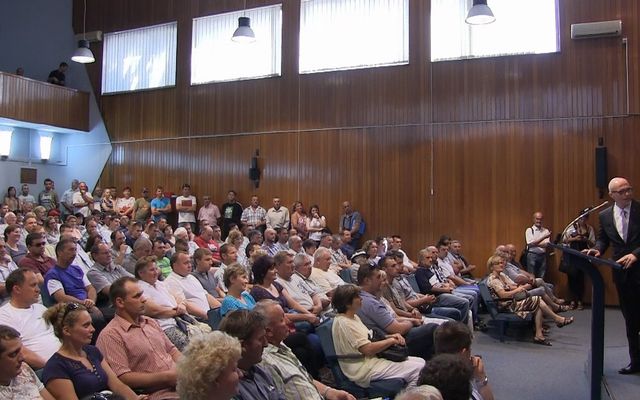 Szerződésaláírás a nyertes pályázókkal (képek)