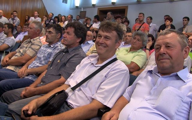 Szerződésaláírás a nyertes pályázókkal (képek)