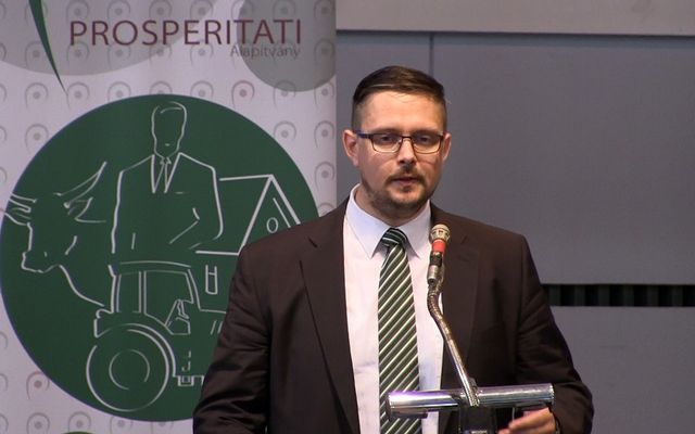 Szerződésaláírás a nyertes pályázókkal (képek)