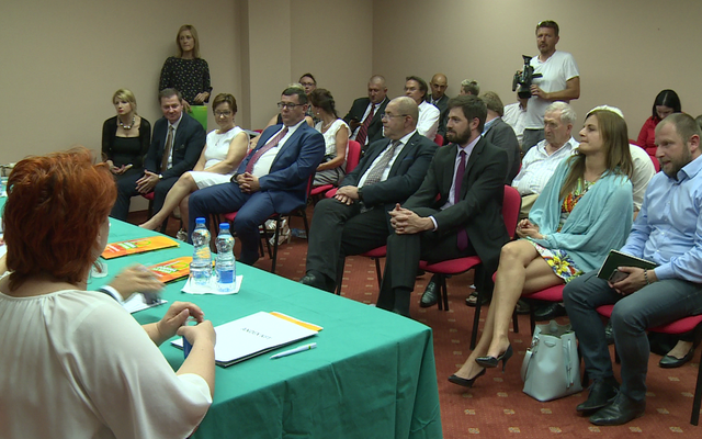 Sajtótájékoztató és szerződésaláírás, Szabadka (képek)