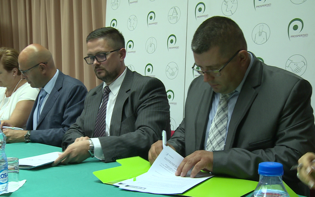 Sajtótájékoztató és szerződésaláírás, Szabadka (képek)