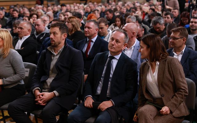 Ünnepélyes szerződéskötés a mezőgazdasági fejlesztések támogatására és a falusi házak vásárlására kiírt pályázatok forrás függvényében nyertes pályázóival