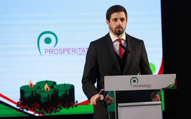 Ünnepélyes szerződéskötés a mezőgazdasági fejlesztések támogatására és a falusi házak vásárlására kiírt pályázatok forrás függvényében nyertes pályázóival