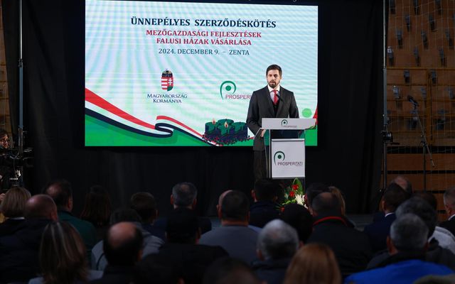 Ünnepélyes szerződéskötés a mezőgazdasági fejlesztések támogatására és a falusi házak vásárlására kiírt pályázatok forrás függvényében nyertes pályázóival
