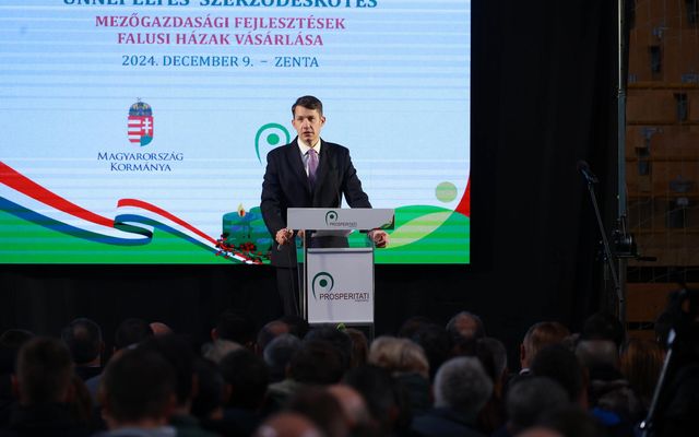 Ünnepélyes szerződéskötés a mezőgazdasági fejlesztések támogatására és a falusi házak vásárlására kiírt pályázatok forrás függvényében nyertes pályázóival