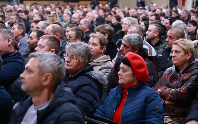 Ünnepélyes szerződéskötés a mezőgazdasági fejlesztések támogatására és a falusi házak vásárlására kiírt pályázatok forrás függvényében nyertes pályázóival