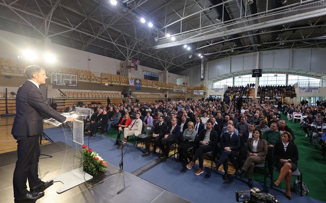 Ünnepélyes szerződéskötés a mezőgazdasági fejlesztések támogatására és a falusi házak vásárlására kiírt pályázatok forrás függvényében nyertes pályázóival