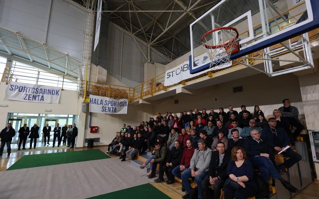 Ünnepélyes szerződéskötés a mezőgazdasági fejlesztések támogatására és a falusi házak vásárlására kiírt pályázatok forrás függvényében nyertes pályázóival