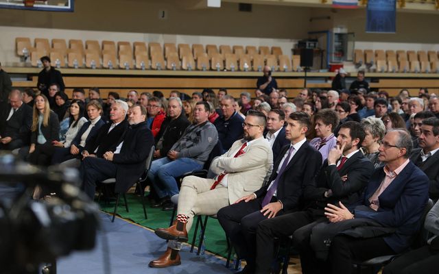 Ünnepélyes szerződéskötés a mezőgazdasági fejlesztések támogatására és a falusi házak vásárlására kiírt pályázatok forrás függvényében nyertes pályázóival