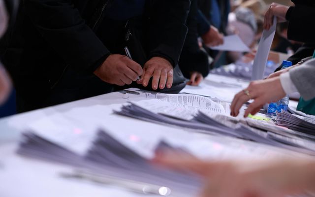 Ünnepélyes szerződéskötés a mezőgazdasági fejlesztések támogatására és a falusi házak vásárlására kiírt pályázatok forrás függvényében nyertes pályázóival