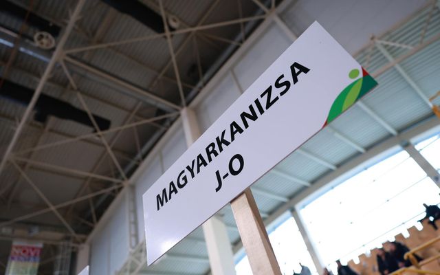 Ünnepélyes szerződéskötés a mezőgazdasági fejlesztések támogatására és a falusi házak vásárlására kiírt pályázatok forrás függvényében nyertes pályázóival