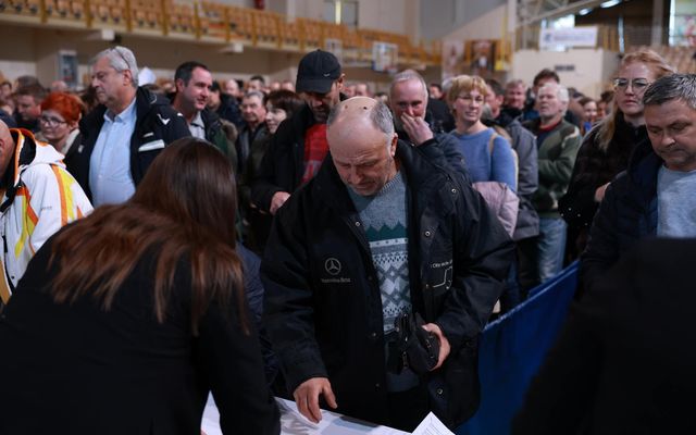 Ünnepélyes szerződéskötés a mezőgazdasági fejlesztések támogatására és a falusi házak vásárlására kiírt pályázatok forrás függvényében nyertes pályázóival
