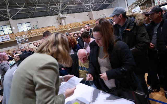 Ünnepélyes szerződéskötés a mezőgazdasági fejlesztések támogatására és a falusi házak vásárlására kiírt pályázatok forrás függvényében nyertes pályázóival